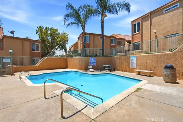1500 West Edgehill Road 20, San Bernardino, CA 92405