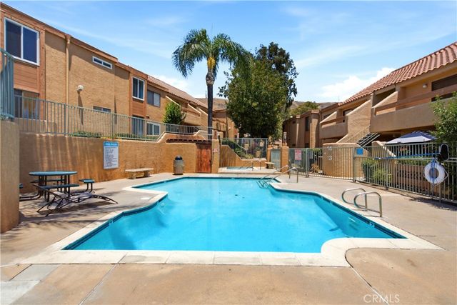 1500 West Edgehill Road 20, San Bernardino, CA 92405