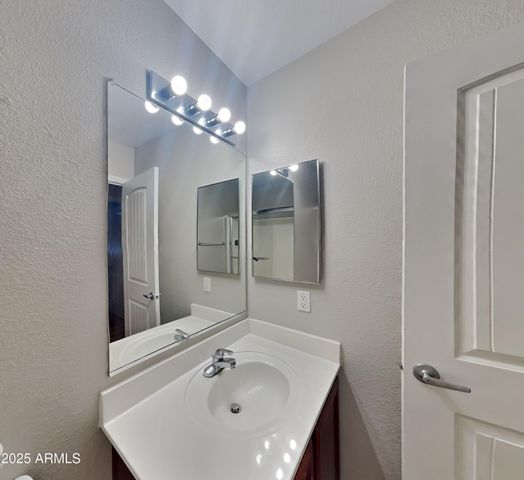 669 W SILVER REEF Court, Casa Grande, AZ 85122