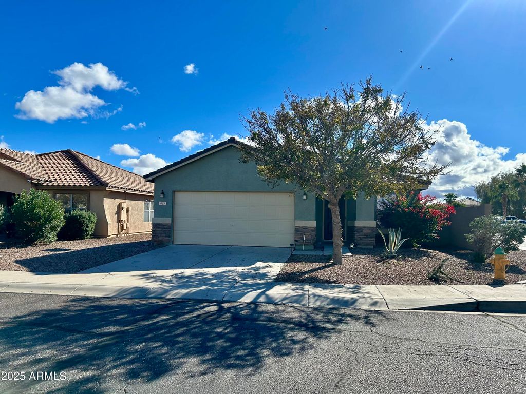 669 W SILVER REEF Court, Casa Grande, AZ 85122