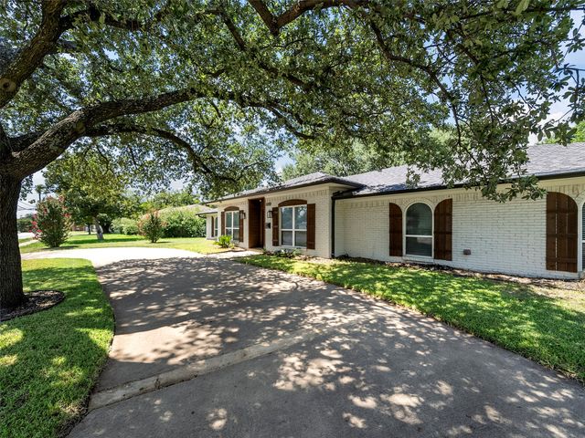 3115 Walnut Hill Lane, Dallas, TX 75229