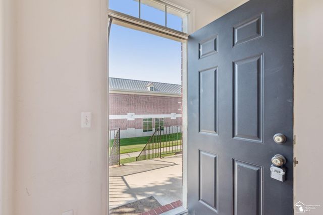 3237 Newbury Place, Troy, MI 48084