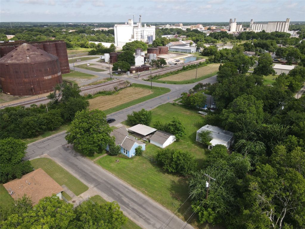 603 E Thomas Street, Sherman, TX 75090