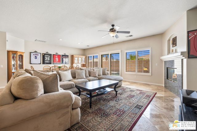 827 Alta Ridge, Palm Springs, CA 92262