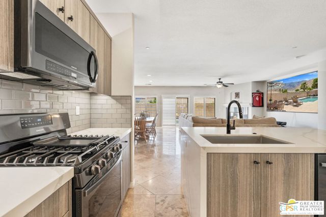 827 Alta Ridge, Palm Springs, CA 92262
