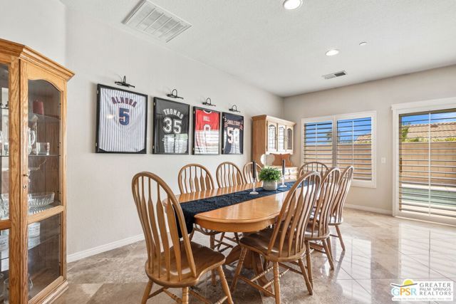 827 Alta Ridge, Palm Springs, CA 92262