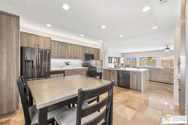 827 Alta Ridge, Palm Springs, CA 92262