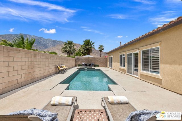 827 Alta Ridge, Palm Springs, CA 92262