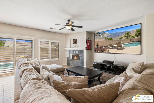 827 Alta Ridge, Palm Springs, CA 92262