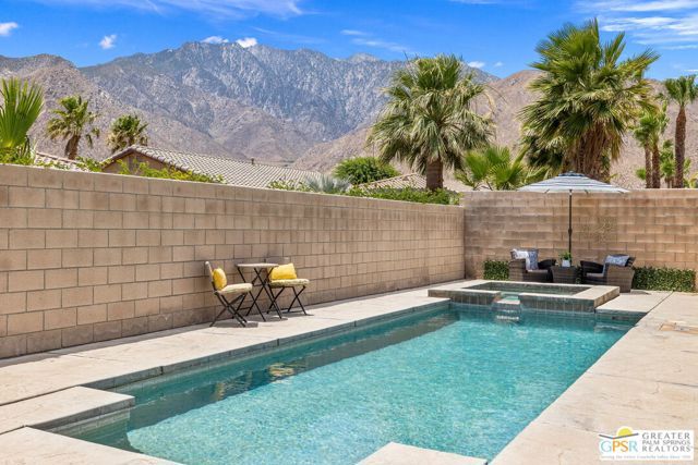 827 Alta Ridge, Palm Springs, CA 92262
