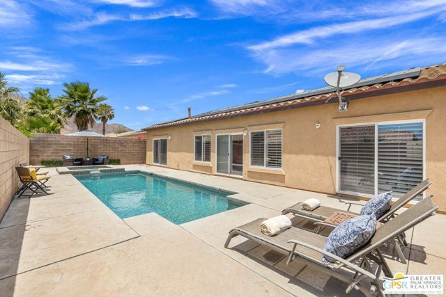 827 Alta Ridge, Palm Springs, CA 92262