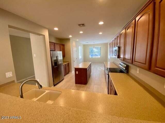 654 W Desert Mountain Drive, San Tan Valley, AZ 85143