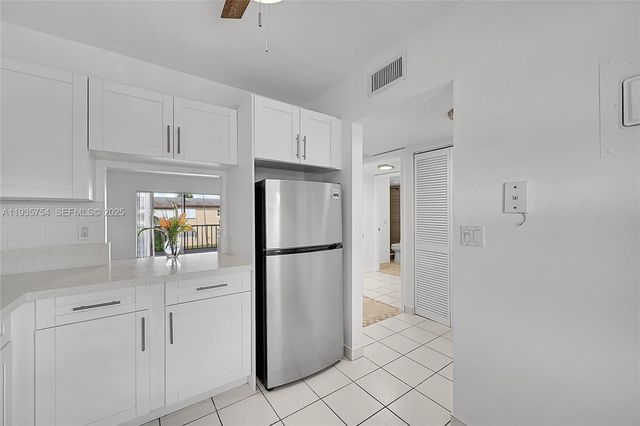 7305 NW 4th Pl 202, Margate, FL 33063