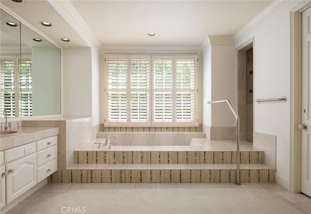 2 Chatham Court, Newport Beach, CA 92660