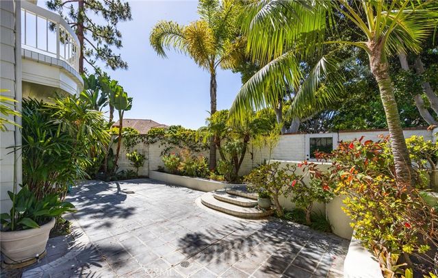 2 Chatham Court, Newport Beach, CA 92660