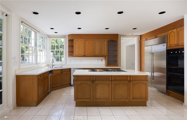 2 Chatham Court, Newport Beach, CA 92660