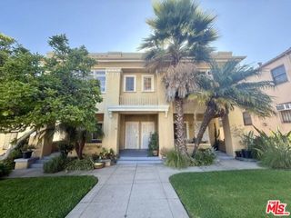 2011 N Vermont Avenue, Los Angeles, CA 90027