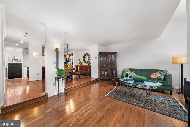 2100 HUTCHISON GROVE CT, Falls Church, VA 22043