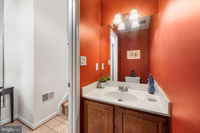 2100 HUTCHISON GROVE CT, Falls Church, VA 22043