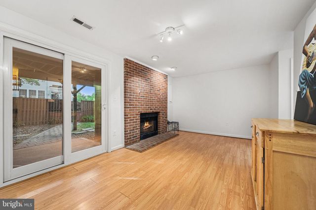 2100 HUTCHISON GROVE CT, Falls Church, VA 22043