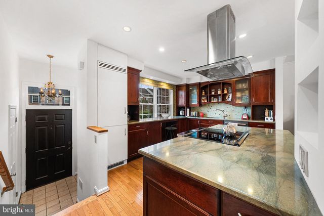 2100 HUTCHISON GROVE CT, Falls Church, VA 22043