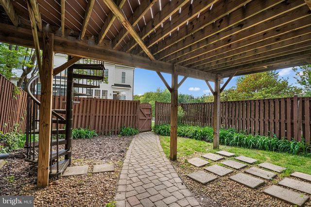 2100 HUTCHISON GROVE CT, Falls Church, VA 22043