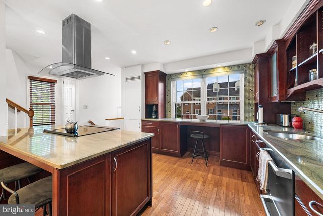 2100 HUTCHISON GROVE CT, Falls Church, VA 22043