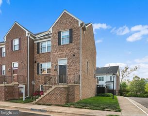 2100 HUTCHISON GROVE CT, Falls Church, VA 22043
