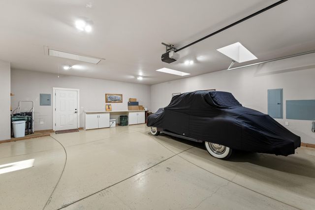 1260 Pinecrest Drive, Grants Pass, OR 97526