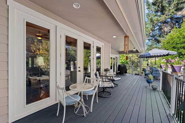 1260 Pinecrest Drive, Grants Pass, OR 97526