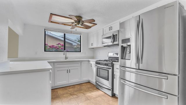 112 Hilton Avenue NW, Albuquerque, NM 87107