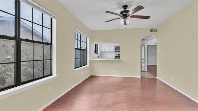 112 Hilton Avenue NW, Albuquerque, NM 87107