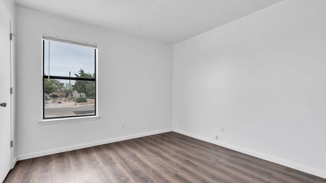 112 Hilton Avenue NW, Albuquerque, NM 87107
