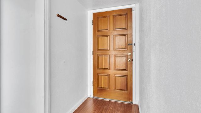 112 Hilton Avenue NW, Albuquerque, NM 87107