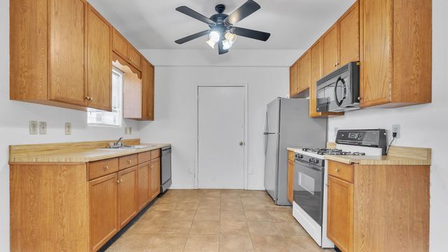 112 Hilton Avenue NW, Albuquerque, NM 87107