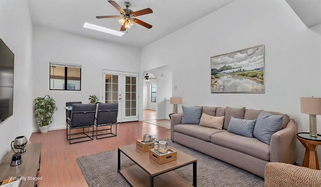 112 Hilton Avenue NW, Albuquerque, NM 87107