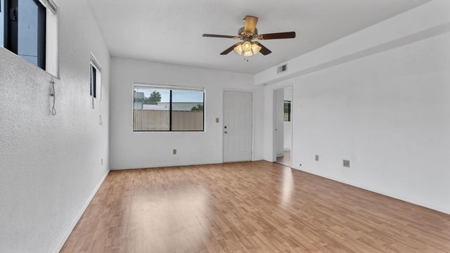 112 Hilton Avenue NW, Albuquerque, NM 87107