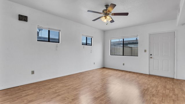 112 Hilton Avenue NW, Albuquerque, NM 87107