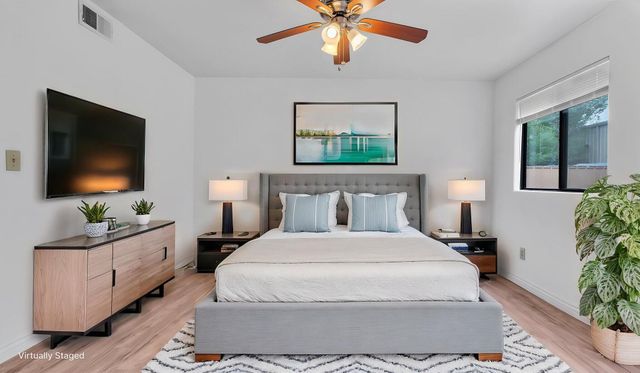 112 Hilton Avenue NW, Albuquerque, NM 87107