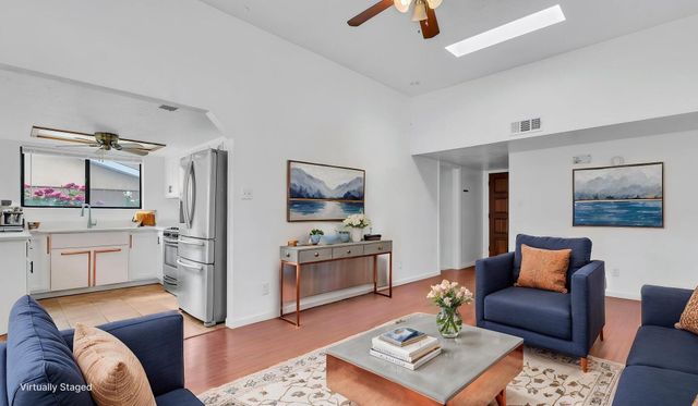112 Hilton Avenue NW, Albuquerque, NM 87107