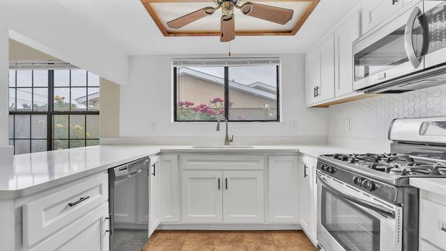 112 Hilton Avenue NW, Albuquerque, NM 87107