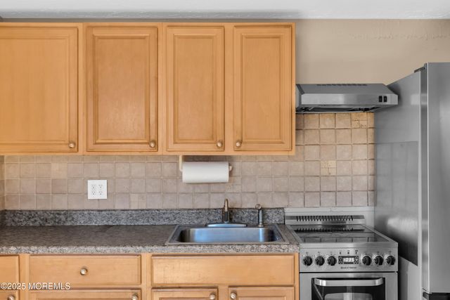 17 Leroy Place 2B, Red Bank, NJ 07701