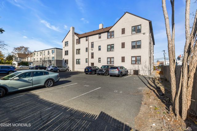 17 Leroy Place 2B, Red Bank, NJ 07701