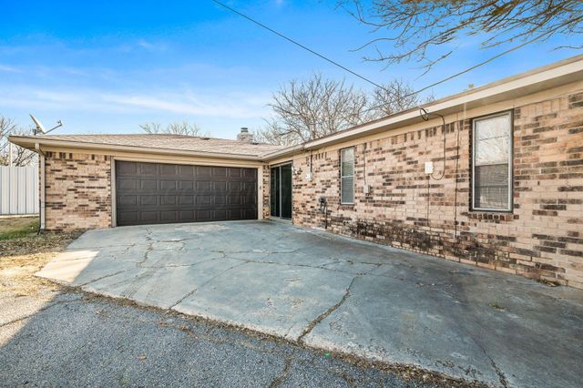 7504 ELMHURST Drive, Amarillo, TX 79121