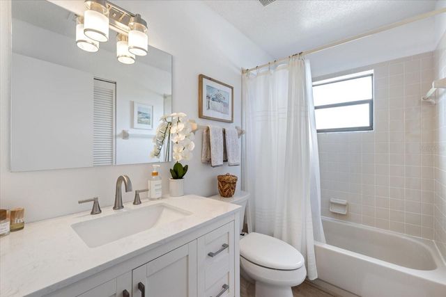 925 CAPRI ISLES BOULEVARD 4, Venice, FL 34292