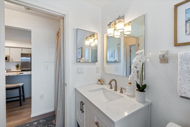 925 CAPRI ISLES BOULEVARD 4, Venice, FL 34292