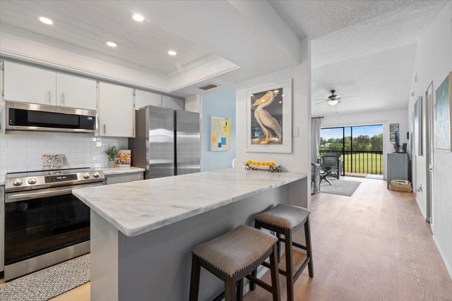 925 CAPRI ISLES BOULEVARD 4, Venice, FL 34292