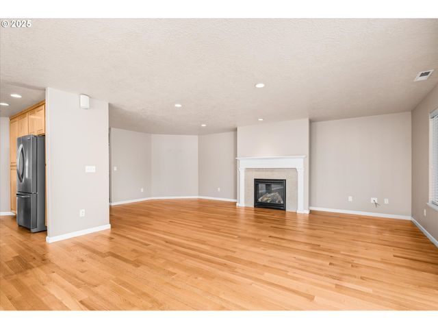 1176 UNITY Dr, Junction City, OR 97448