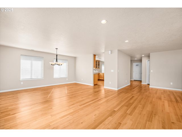 1176 UNITY Dr, Junction City, OR 97448