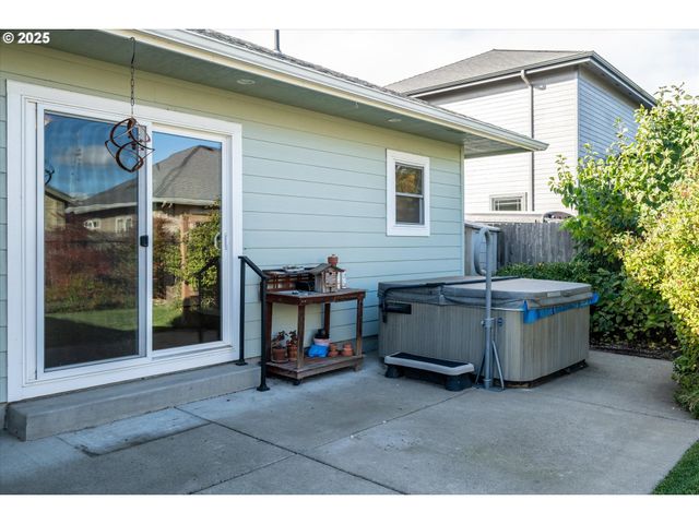 1176 UNITY Dr, Junction City, OR 97448